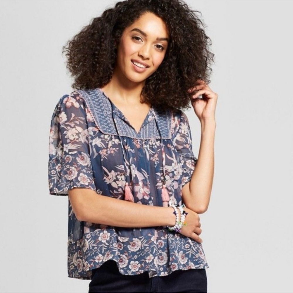 Knox Rose Sheer Bohemian Floral Sheer Tassal Smocked Blouse. Size Large.